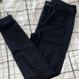 NWOT Distressed American Eagle hi rise Jeggings size 4